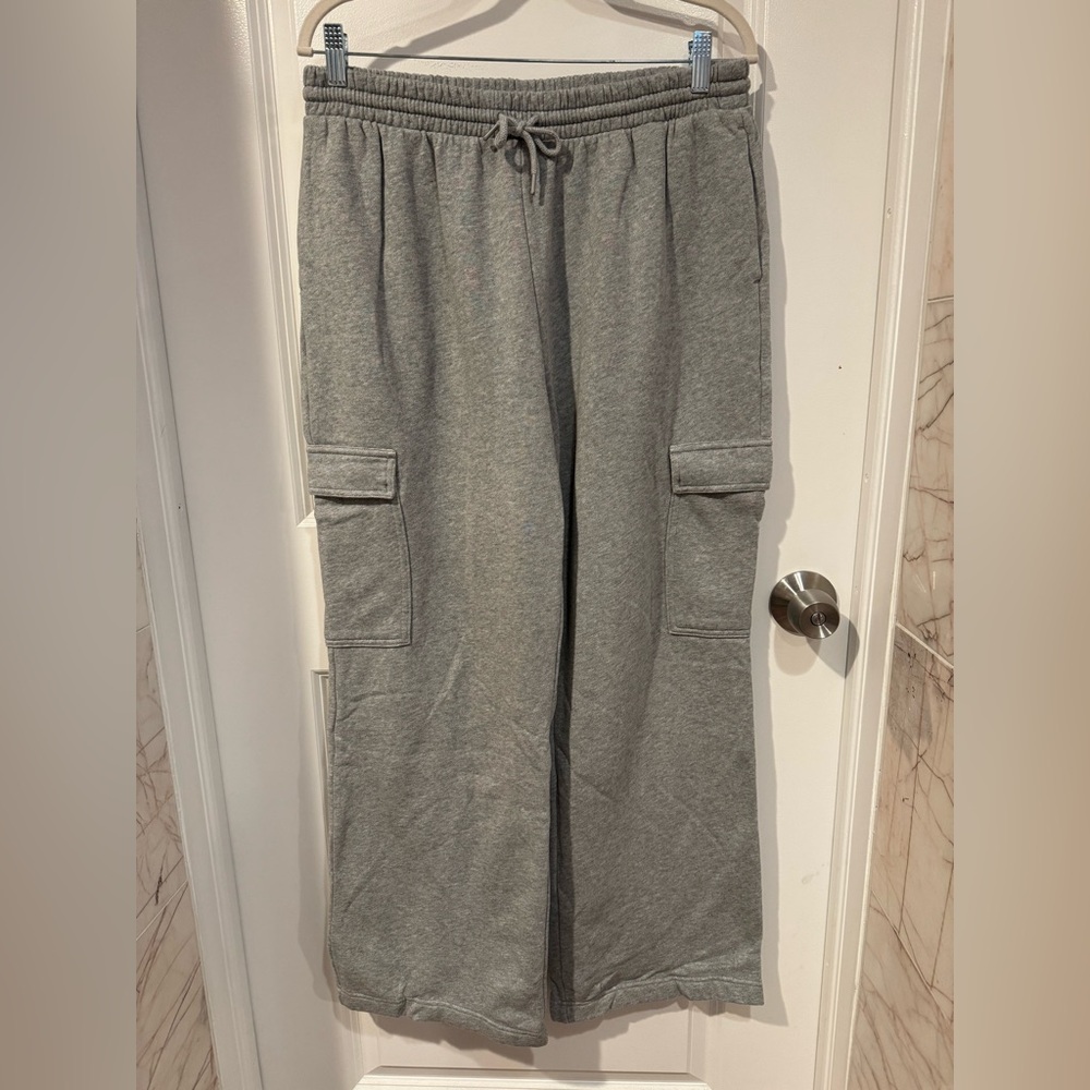 Old Navy Gray Cargo Sweatpants with Drawstring
